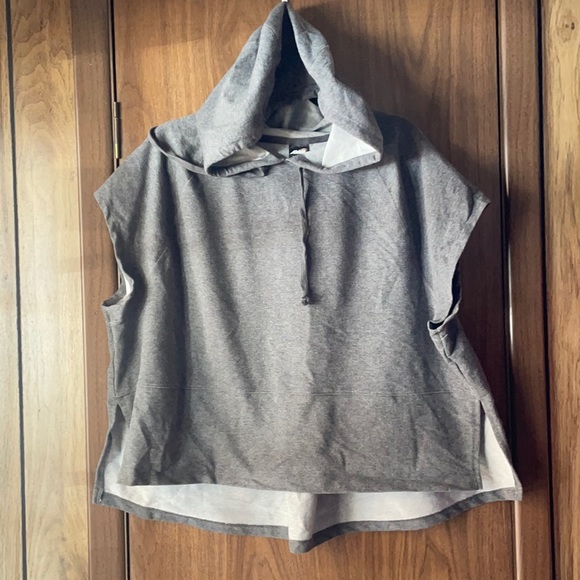 Tops - Hooded shirt